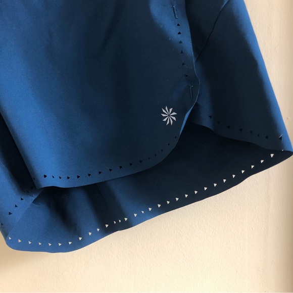 Athleta Laser Cut Lined Run Shorts XXS - Picture 4 of 7